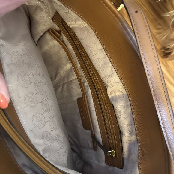 Michael Kors Fuchsia Nylon Tote Crossover - Picture 13 of 16